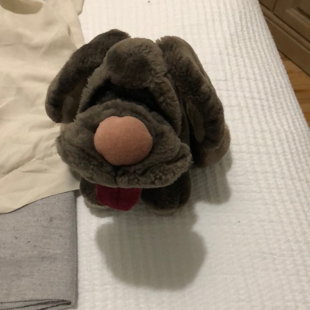- Wrinkle plush stuffed animal toy dog